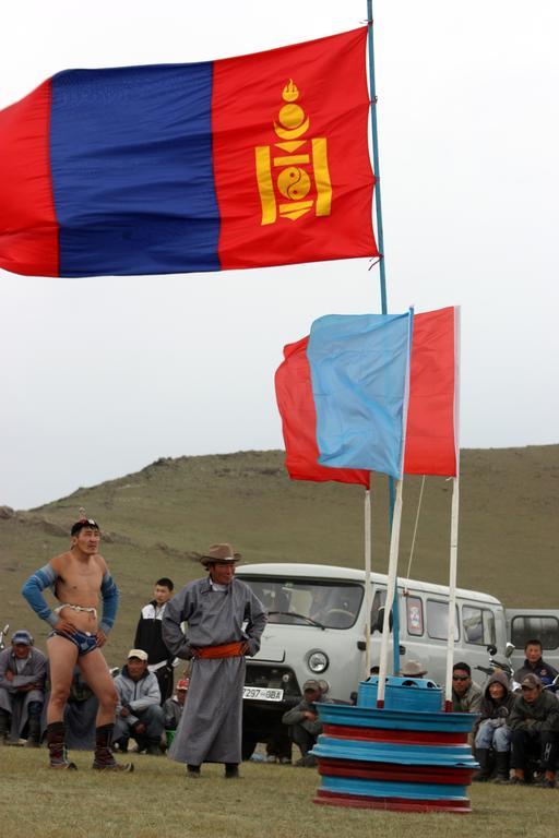 Golden Gobi Hostel & Tours Ułan Bator Zewnętrze zdjęcie