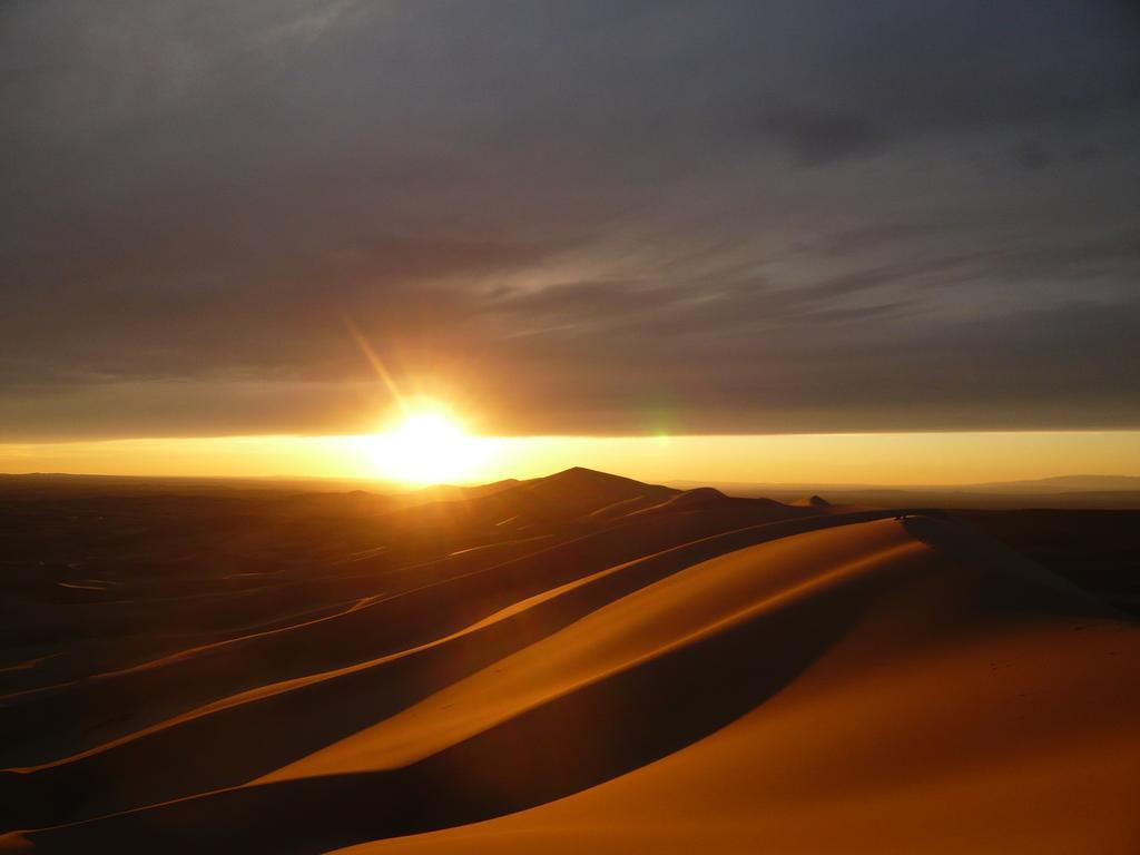 Golden Gobi Hostel & Tours Ułan Bator Zewnętrze zdjęcie