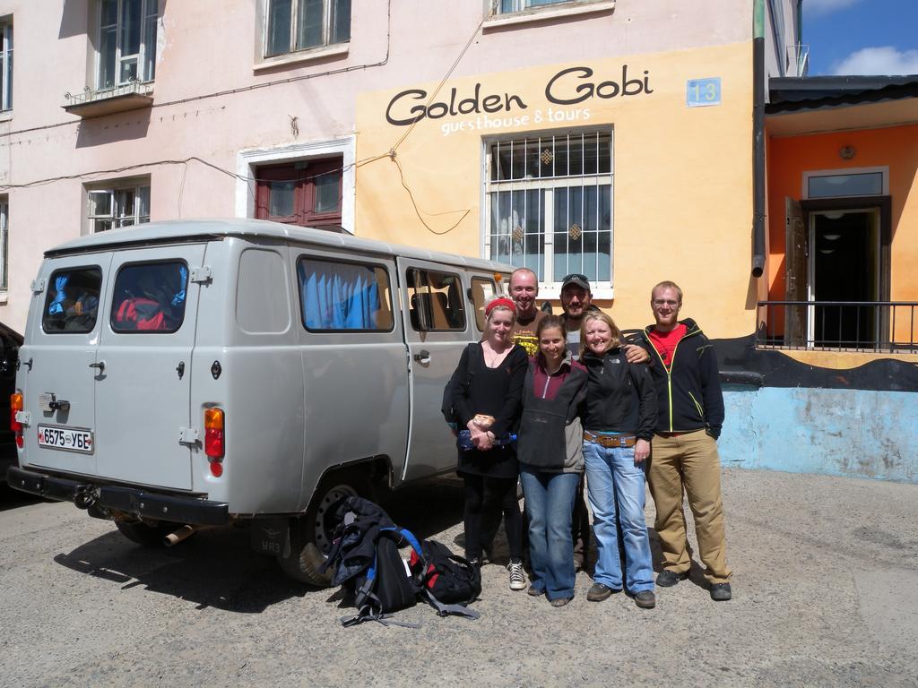 Golden Gobi Hostel & Tours Ułan Bator Zewnętrze zdjęcie